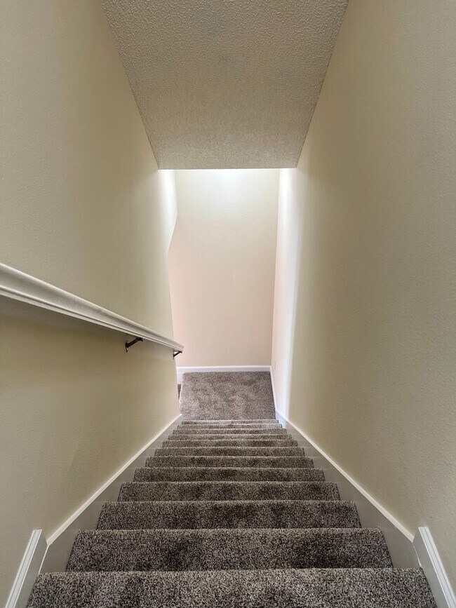 Building Photo - 485 Canyon Oak Loop