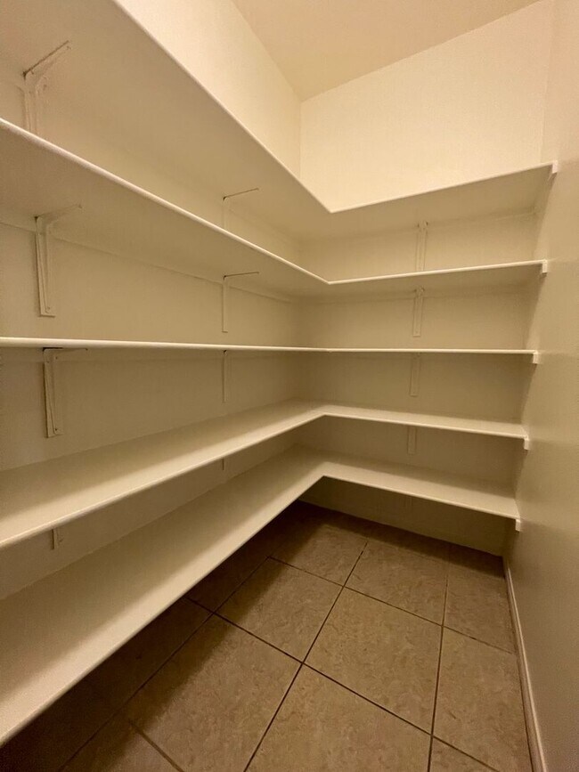 Building Photo - Beautiful Single Story Home in Gated Commu...