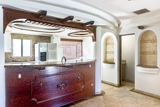 Building Photo - 13959 Victory Blvd