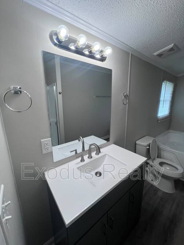 Building Photo - 114 Kathleen Terrace