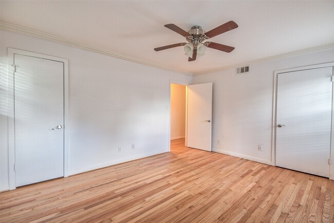 Building Photo - 4710 Willowbend Blvd