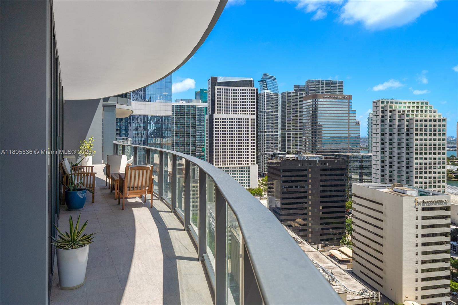 Building Photo - 1000 Brickell Plz