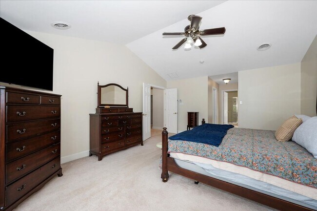 Building Photo - Short Term / Corporate Rental Available