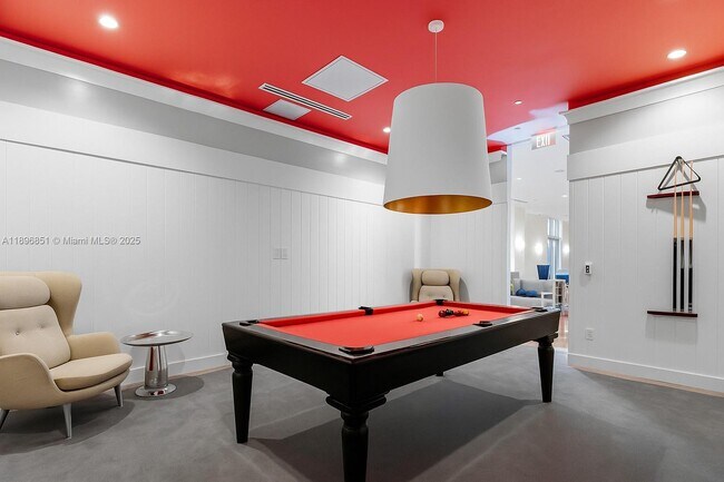 Building Photo - 2000 Metropica Wy