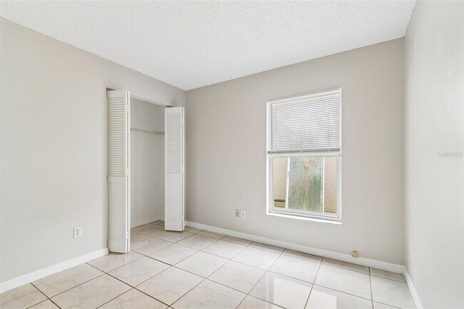 Building Photo - 10105 Sea spray Pl