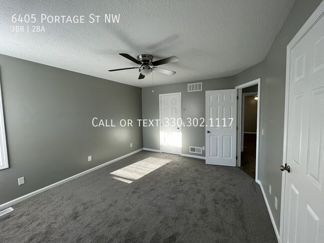 Building Photo - Three bedroom two bathroom duplex for rent