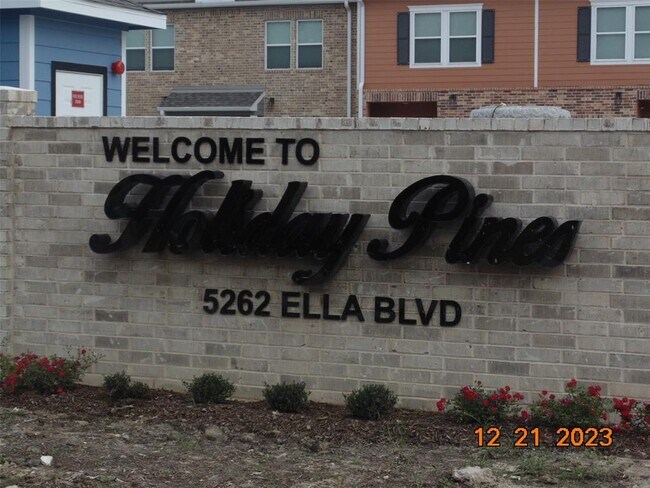 Primary Photo - 5262 Ella Blvd