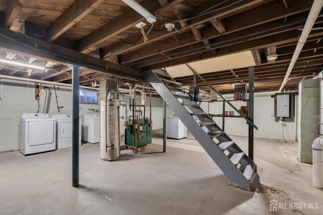 Building Photo - 20 Burnet St