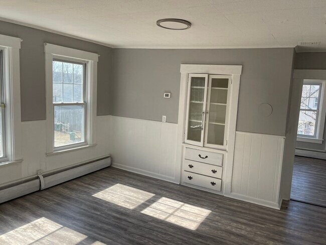 Building Photo - 117 Marshall St