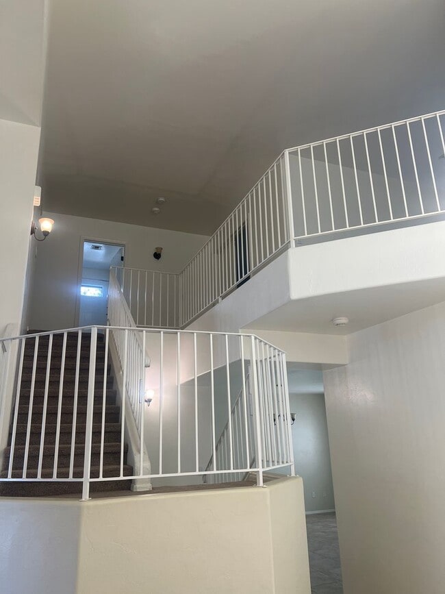 Building Photo - $500 off move in costs with move in by 5/1...