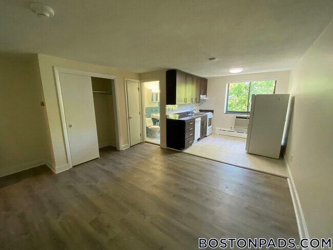 Building Photo - 15 Chester St