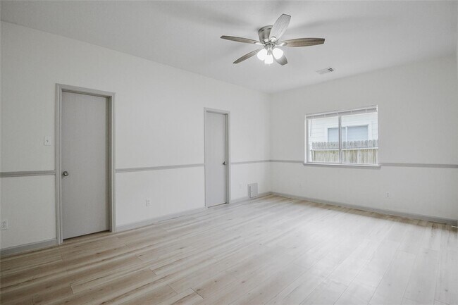 Building Photo - 6627 Stonecross Creek Ln