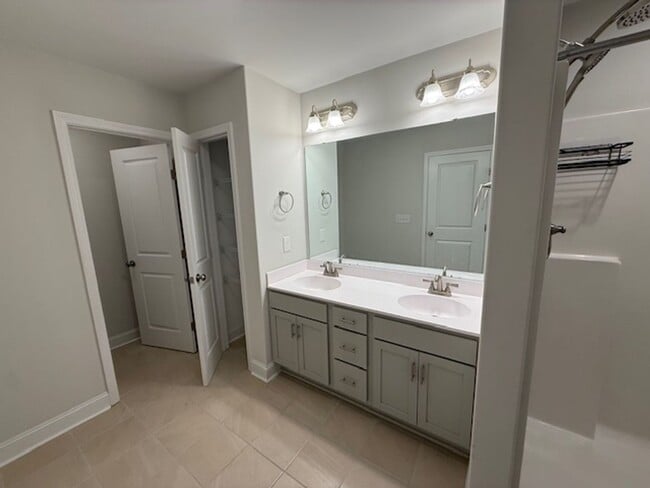 Building Photo - Fieldstone Crossing