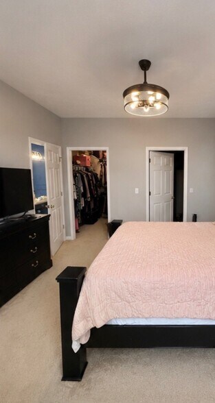 Building Photo - 3930 Bardstown Ct
