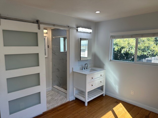 Building Photo - 8424 Glider Ave