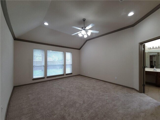 Building Photo - 10028 Lisi Anne Dr