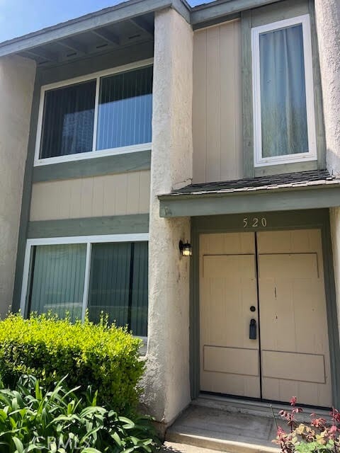 Building Photo - 520 Breezewood Ct