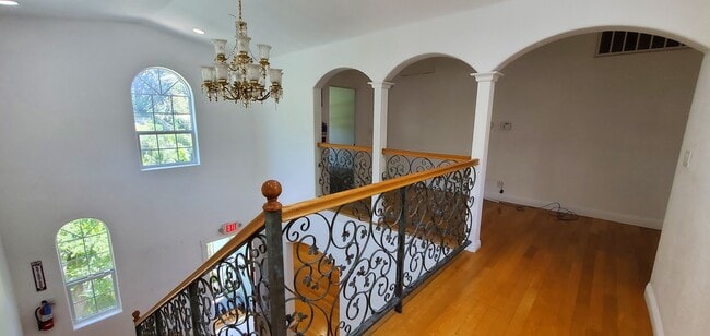 Building Photo - 8057 Willow Glen Rd