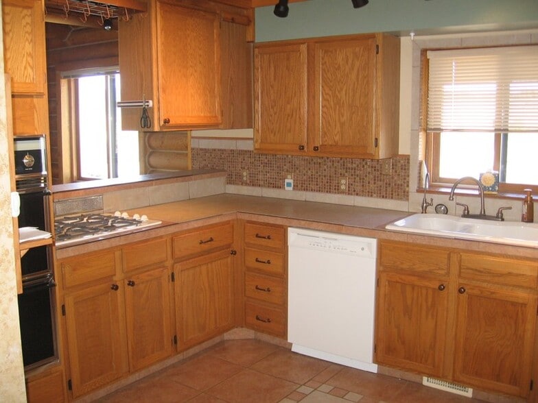 Building Photo - 6335 Snowview Dr