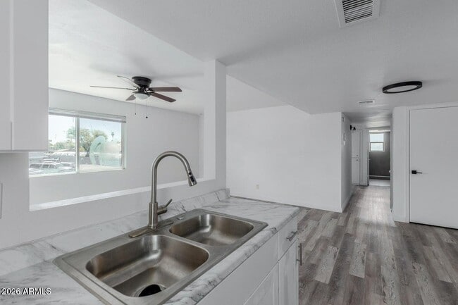 Building Photo - 6629 N 27th Ave