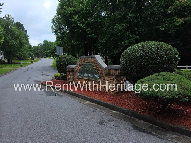Building Photo - Immaculate 5-bedroom, 3-bath home in the Cedar Mountain Park subdivision in Douglasville, GA.