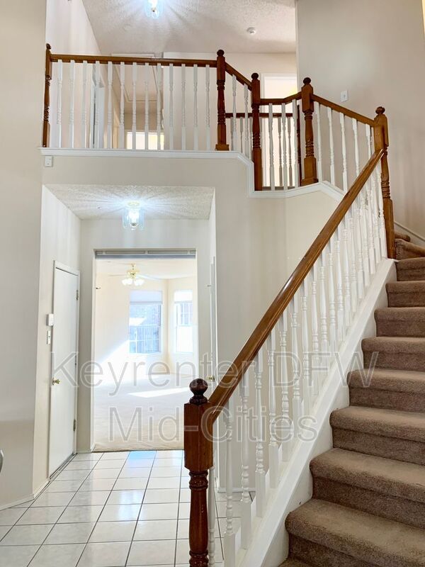 Building Photo - 2320 Kittyhawk Dr