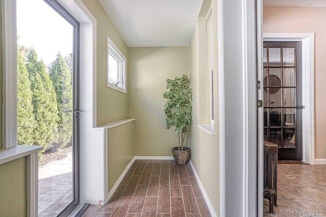 Building Photo - 524 Central Ave