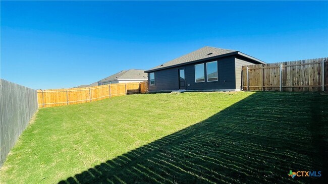 Building Photo - 1122 Campbellton Dr