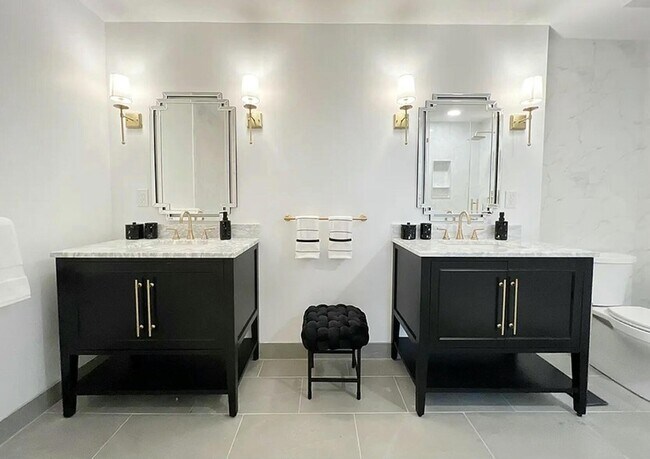 Building Photo - 819 Windermere Way