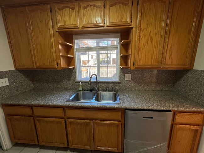 Building Photo - 2016 17 Street - Modern Midtown Gem | 2BR/...