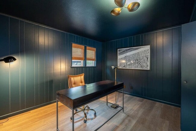 Building Photo - 884 Shrewsbury Ln