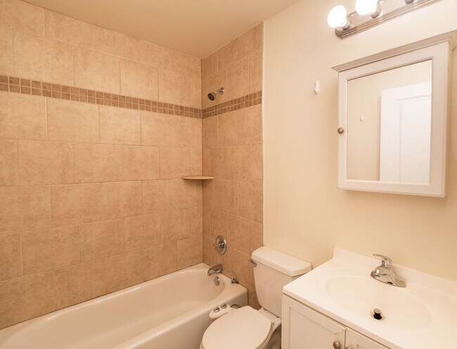 Building Photo - 330 N Preston St