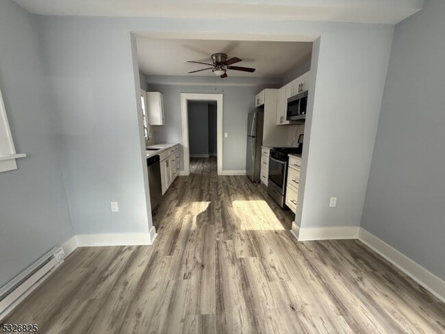 Building Photo - 319 Lathrop Ave