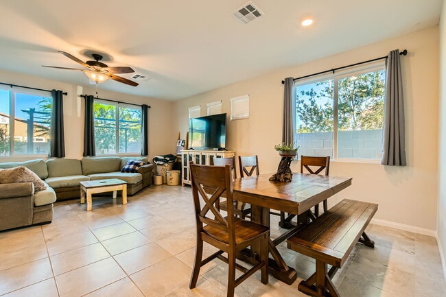 Building Photo - GATED 2-STORY HOME!