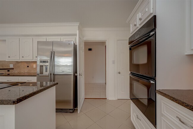 Building Photo - 20206 Cadogan Ct