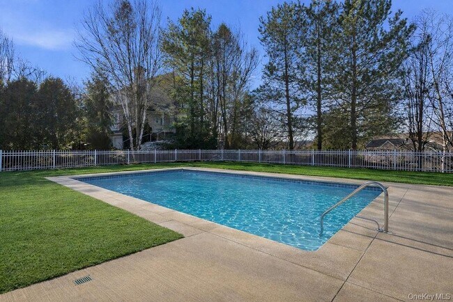 Building Photo - 305 Glenwood Dr