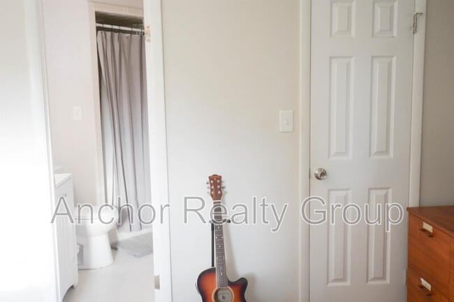 Building Photo - 331 Sunflower Ct