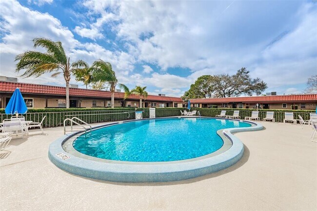 Building Photo - 601 N Hercules Ave