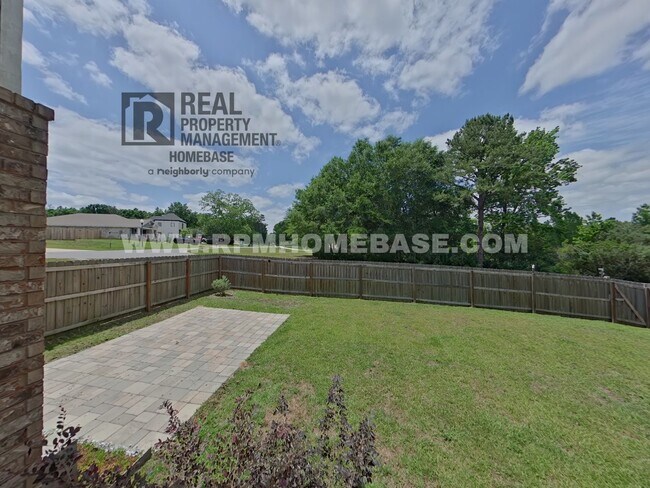 Building Photo - Spacious 5-Bedroom Home with Bonus Living ...