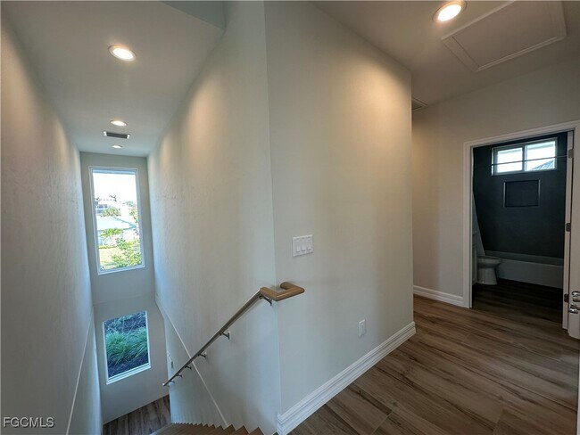 Building Photo - 4717 Spring Creek Dr