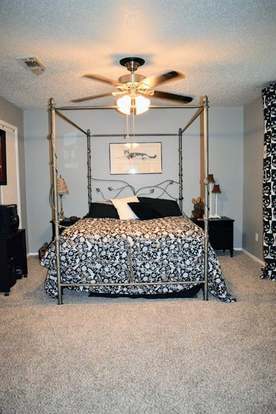 Building Photo - 6604 Montauk Dr