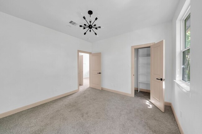 Building Photo - 9551 Neuens Rd
