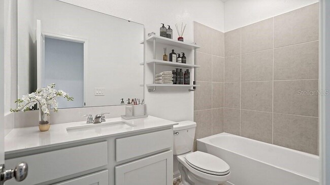 Building Photo - 2975 Maloof Dr