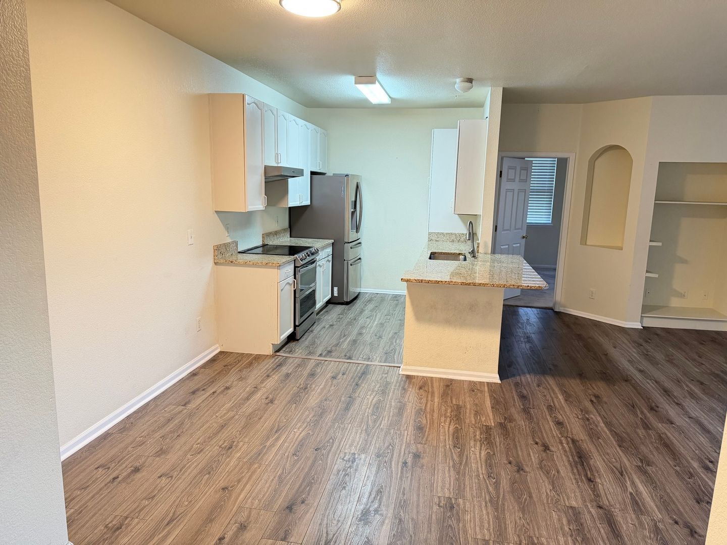 Building Photo - 14343 E 1st Dr