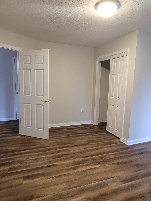 Building Photo - 9802 Legends Creek Dr