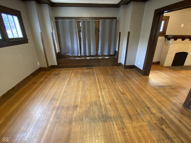 Building Photo - 3047 N College Ave