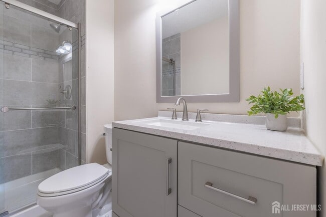 Building Photo - 1101 Doolittle Dr