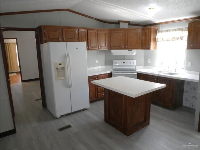 Building Photo - 36 Oliva St