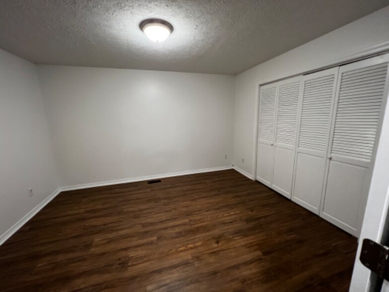Building Photo - 408 Rice Dr