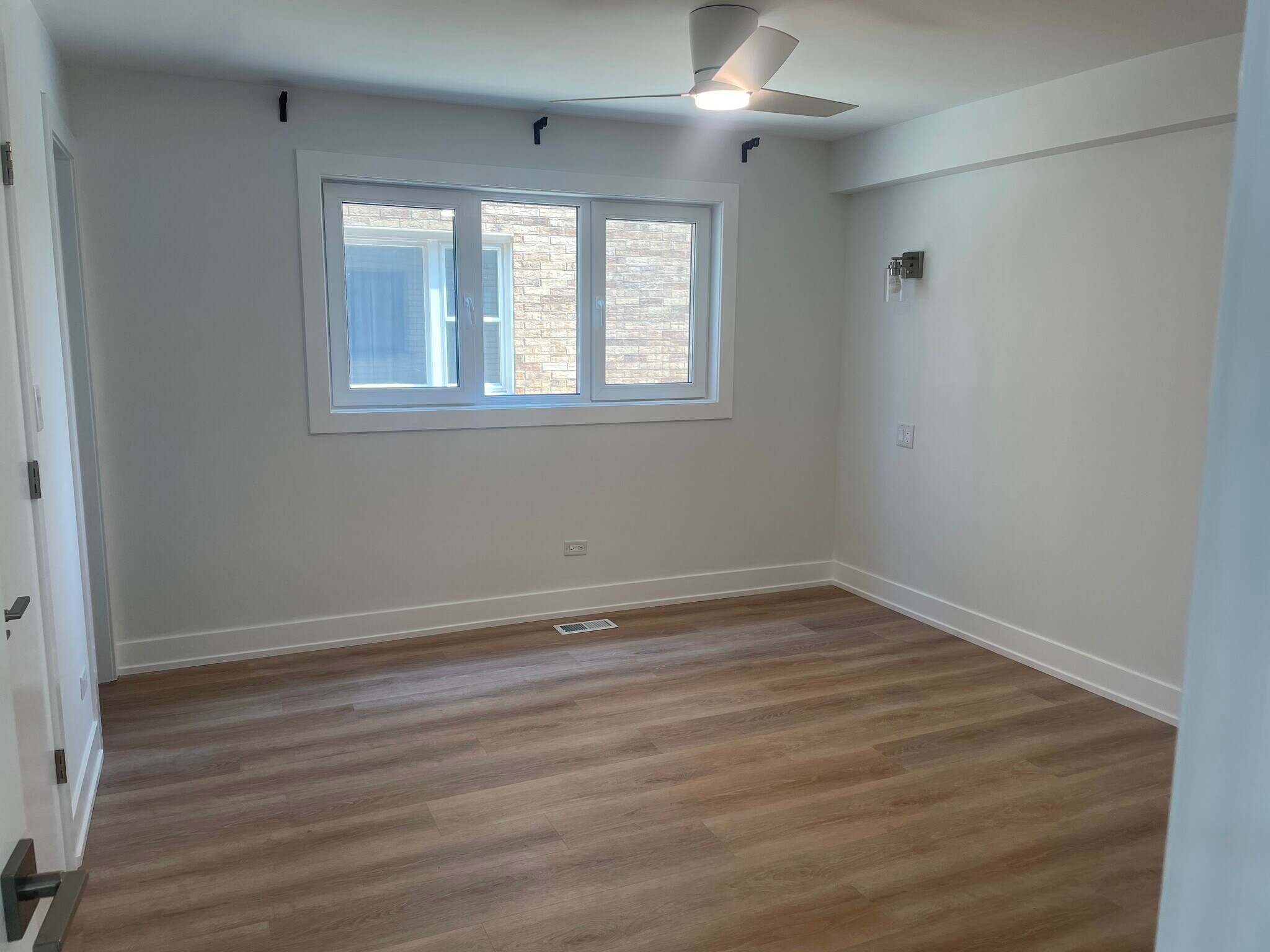 Building Photo - 7854 W Cahill Ter